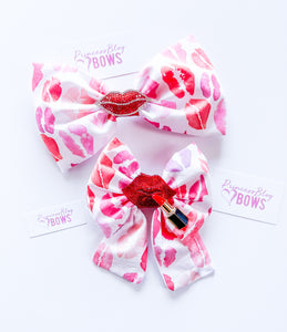 Love kiss lipstick bows