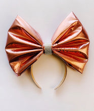 Load image into Gallery viewer, Rose Gold Gold bow
