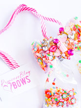 Load image into Gallery viewer, Confeti Bow Necklace
