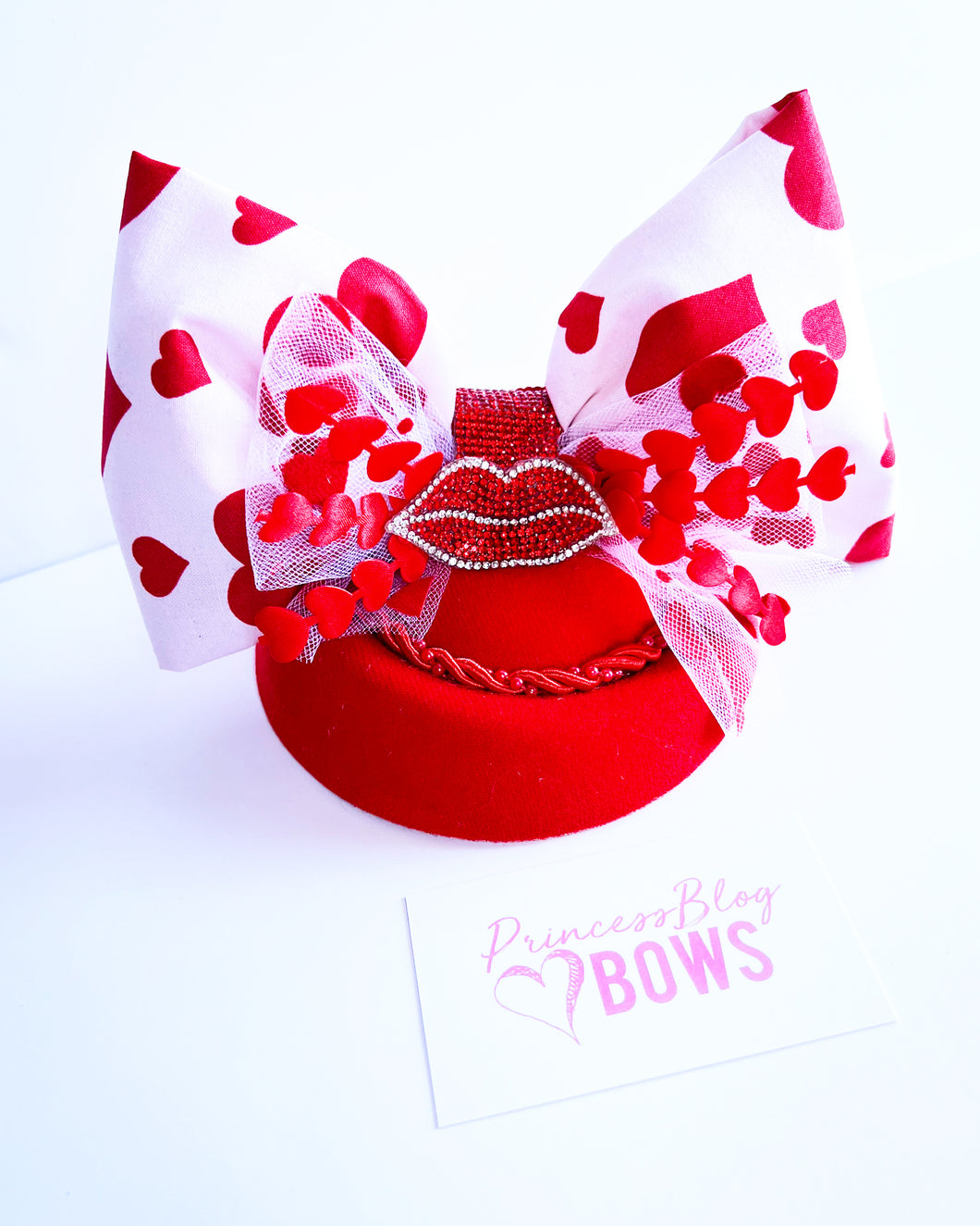 Love kiss Fascinator