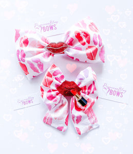 Love kiss lipstick bows